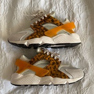 Womens Nike Air Hurache Sneakers